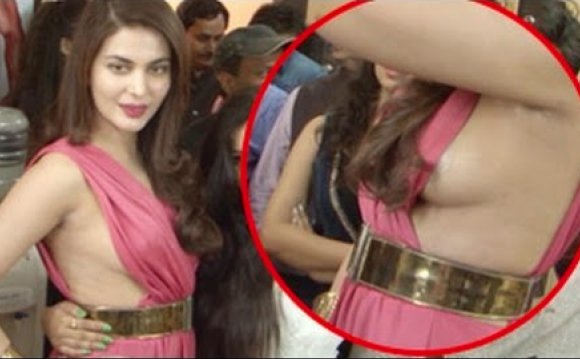 Wardrobe malfunction Bollywood Pics Actress