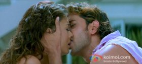 Hrithik Roshan – Aishwarya Rai Kiss in Dhoom 2